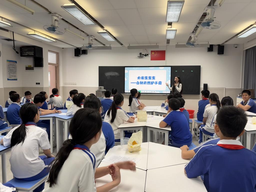 深圳市水库小学劳动科组开展教研活动