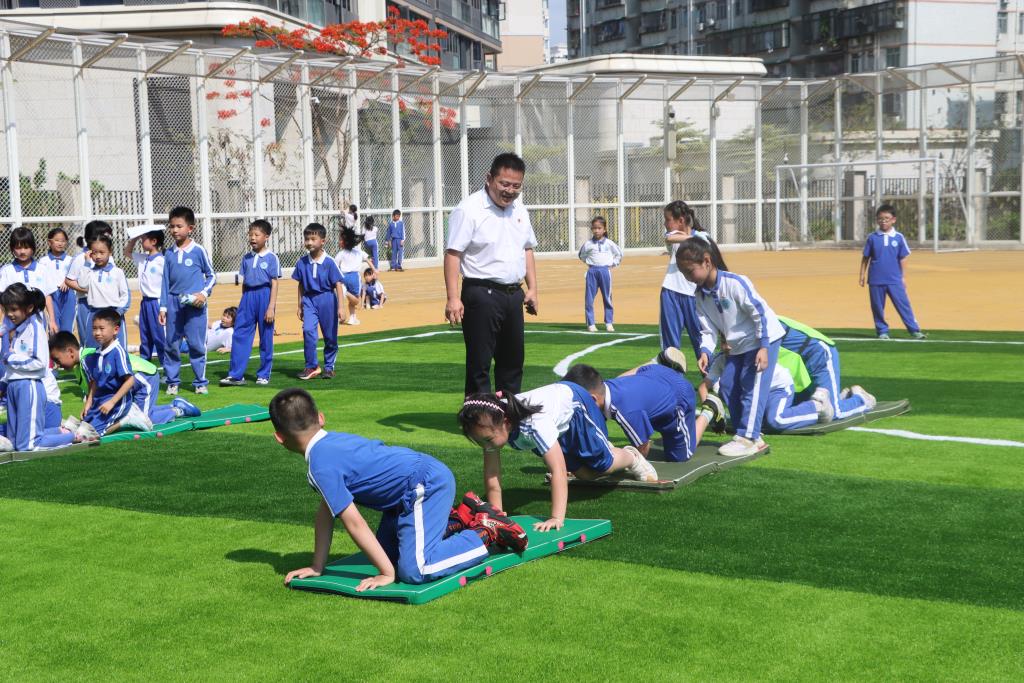 罗湖外语小学第五届体育节暨首届“纯真杯”篮球赛火热进行
