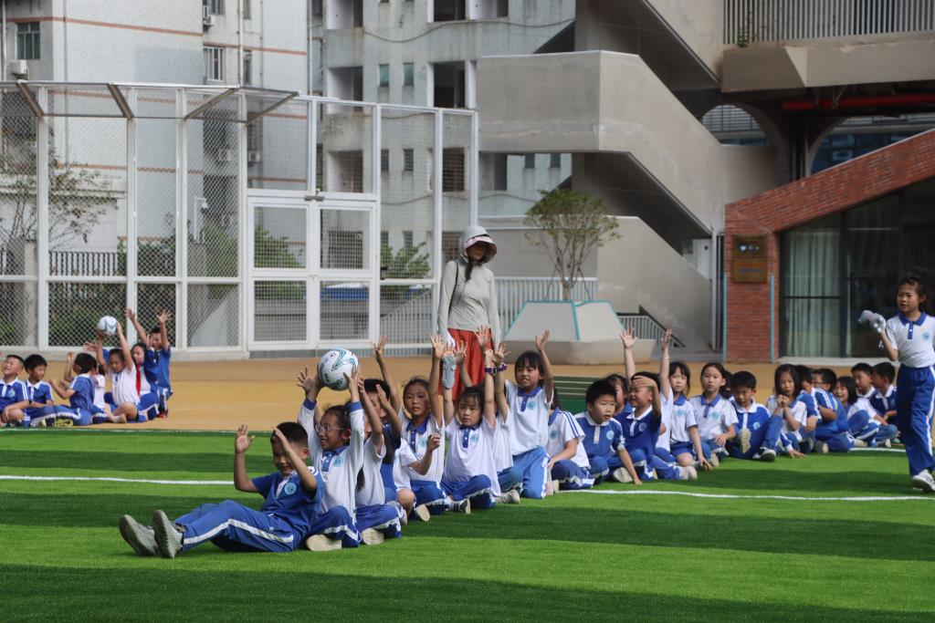 罗湖外语小学第五届体育节暨首届“纯真杯”篮球赛火热进行