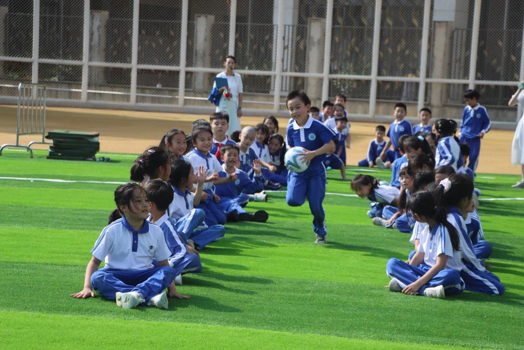 罗湖外语小学第五届体育节暨首届“纯真杯”篮球赛火热进行