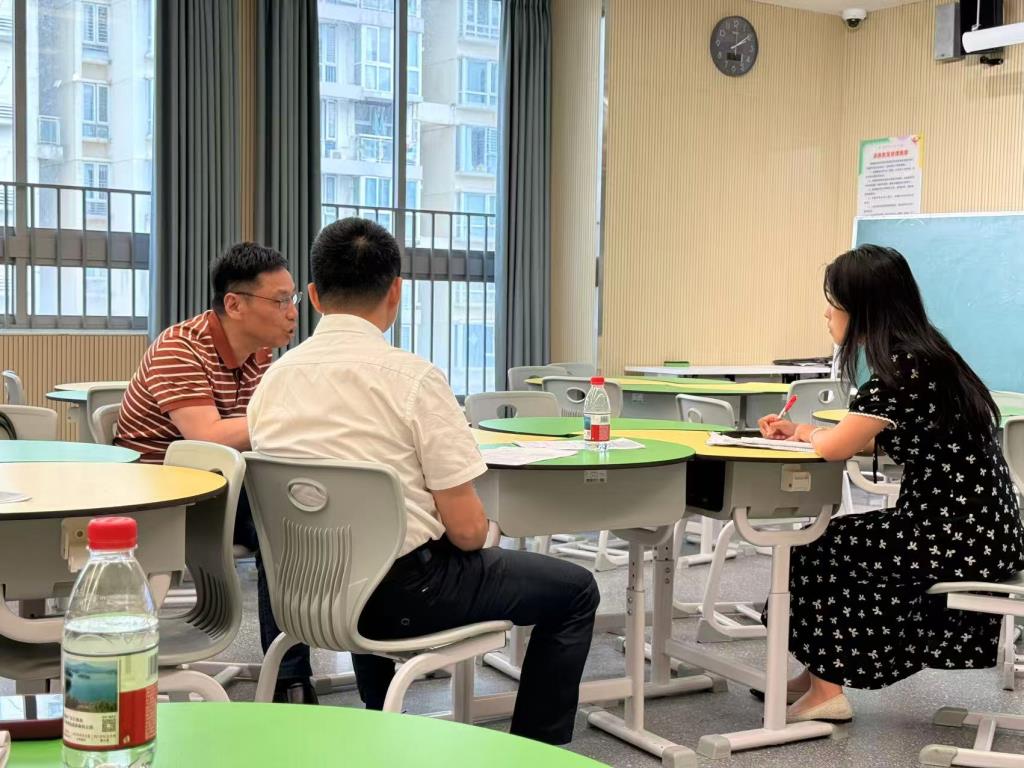 数学名师进桃园，思维火花亮课堂