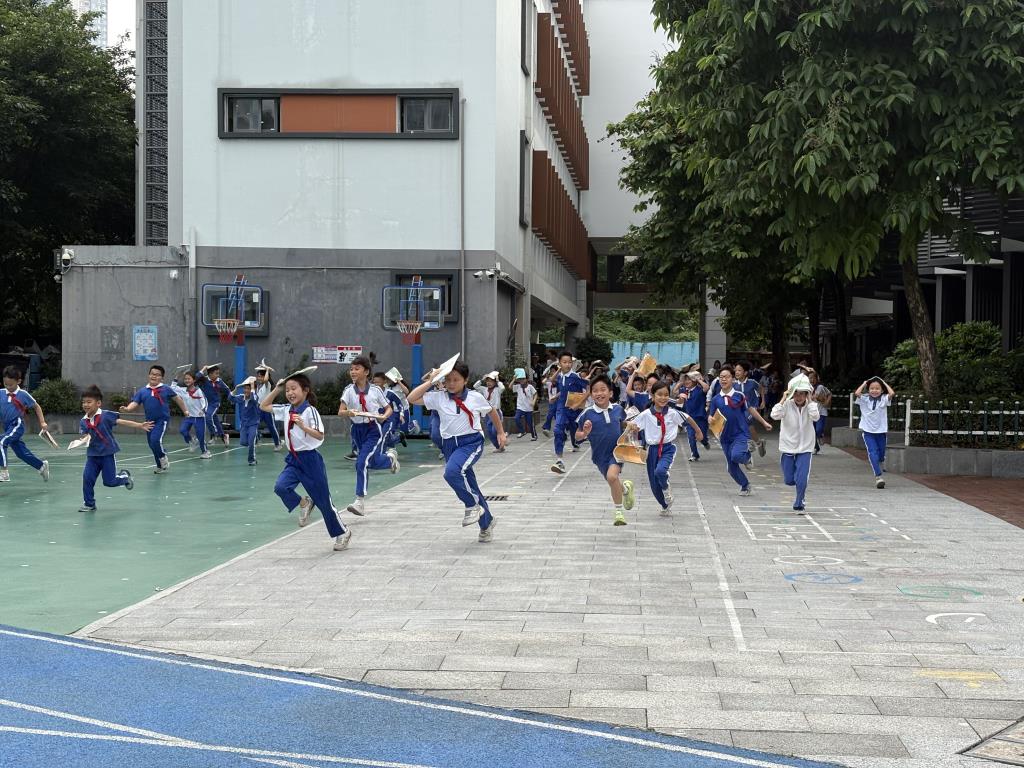 筑牢安全防线，守护生命成长 　　——深圳市翠茵学校开展地