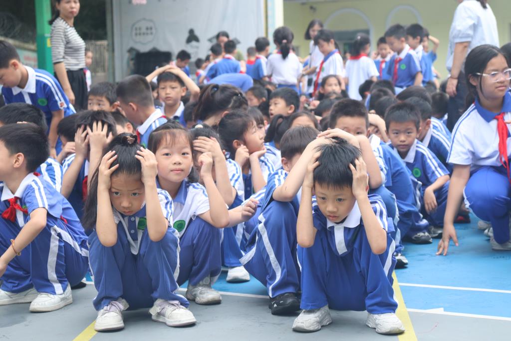 疏散地等待