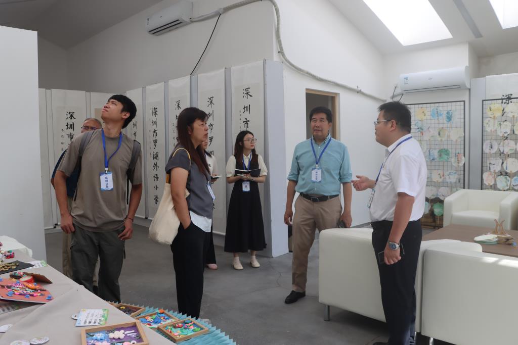 罗湖外语小学迎来香港蝴蝶保育专家团共探生态蝶育校园建设