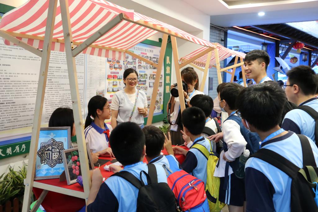 深圳市笋岗小学与香港、潮州两地学校开展系列交流活动