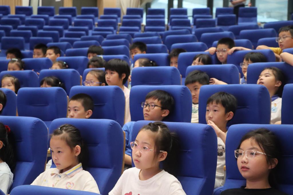 罗湖外语小学联合深圳市生态环境局举办气候科普讲座
