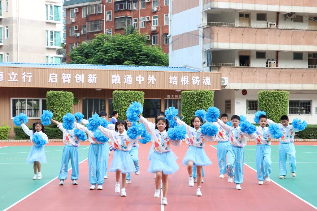 太白实验学校成功举办律动与课桌舞系列赛事