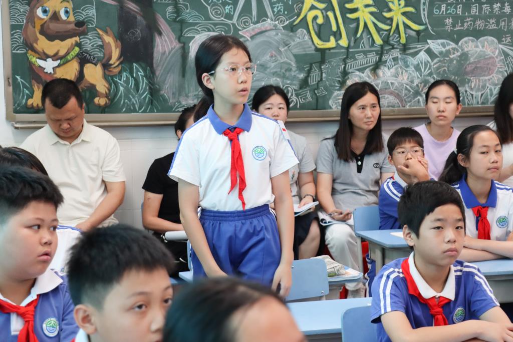 太白实验学校举行“名师进课堂”活动