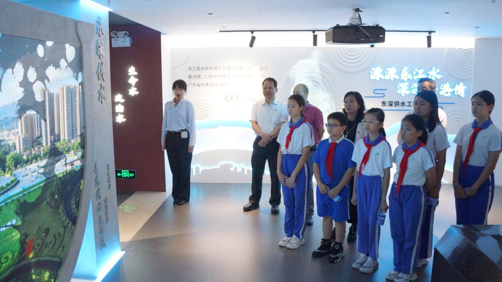 南湖小学开展“行走的思政课”主题活动
