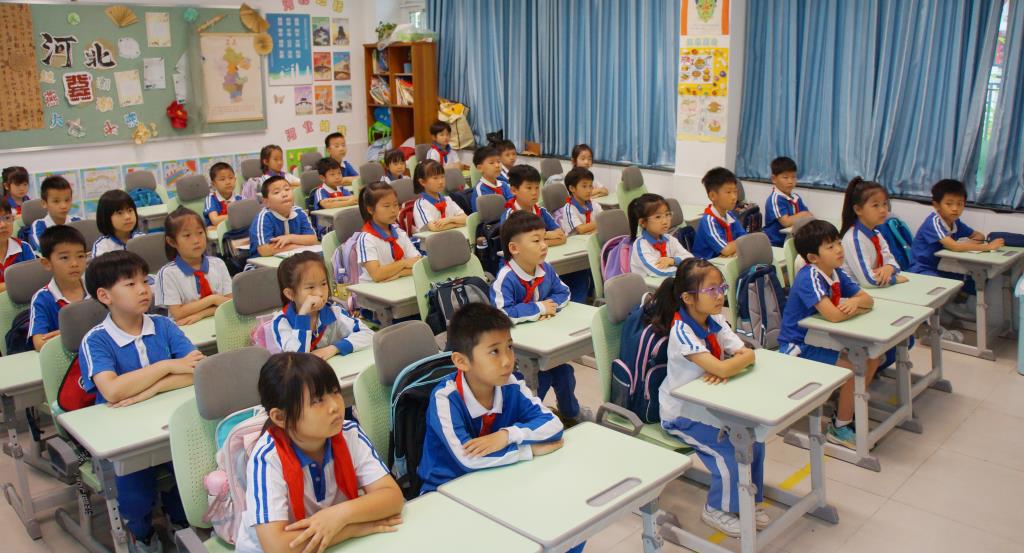深圳市南湖小学开展校长课堂科普教学活动