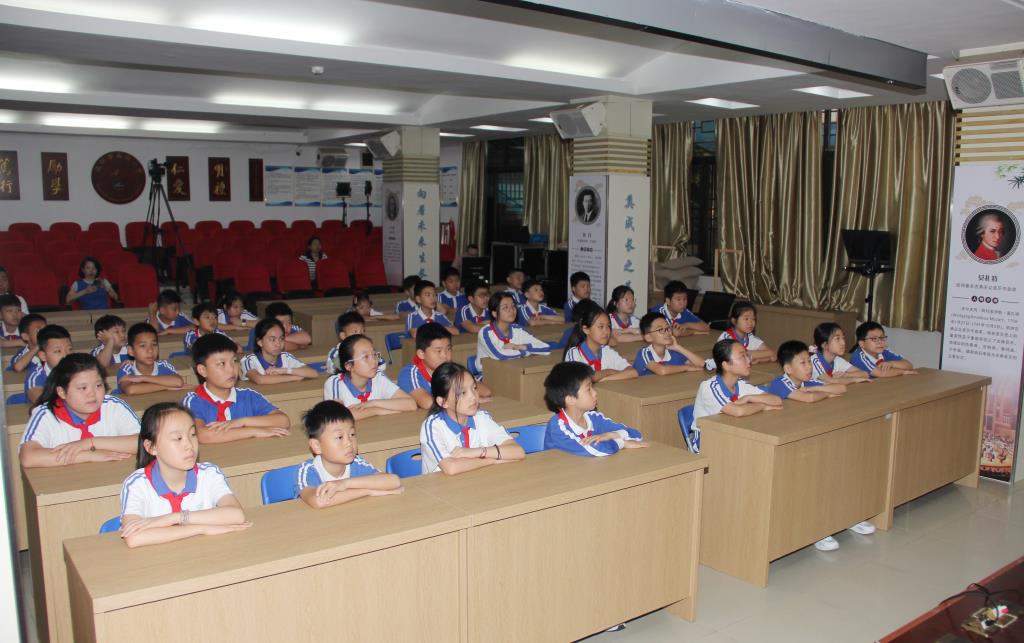 深圳市南湖小学开展校长课堂科普教学活动