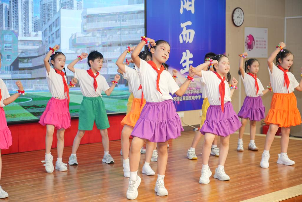 桃园小学原创心理操《心向美好，世界予我》荣获罗湖区一等奖