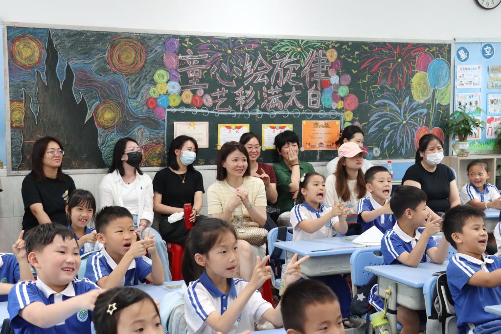 太白实验学校2026春季家长开放日顺利举行