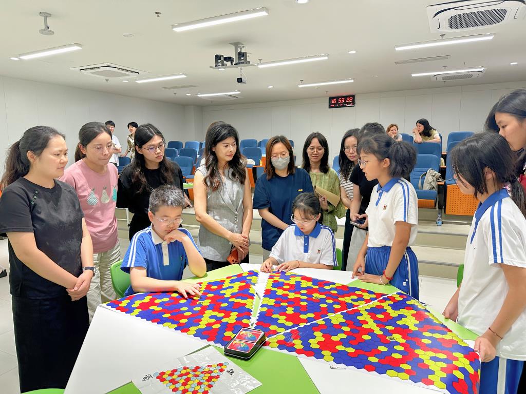 参观教师参与课堂