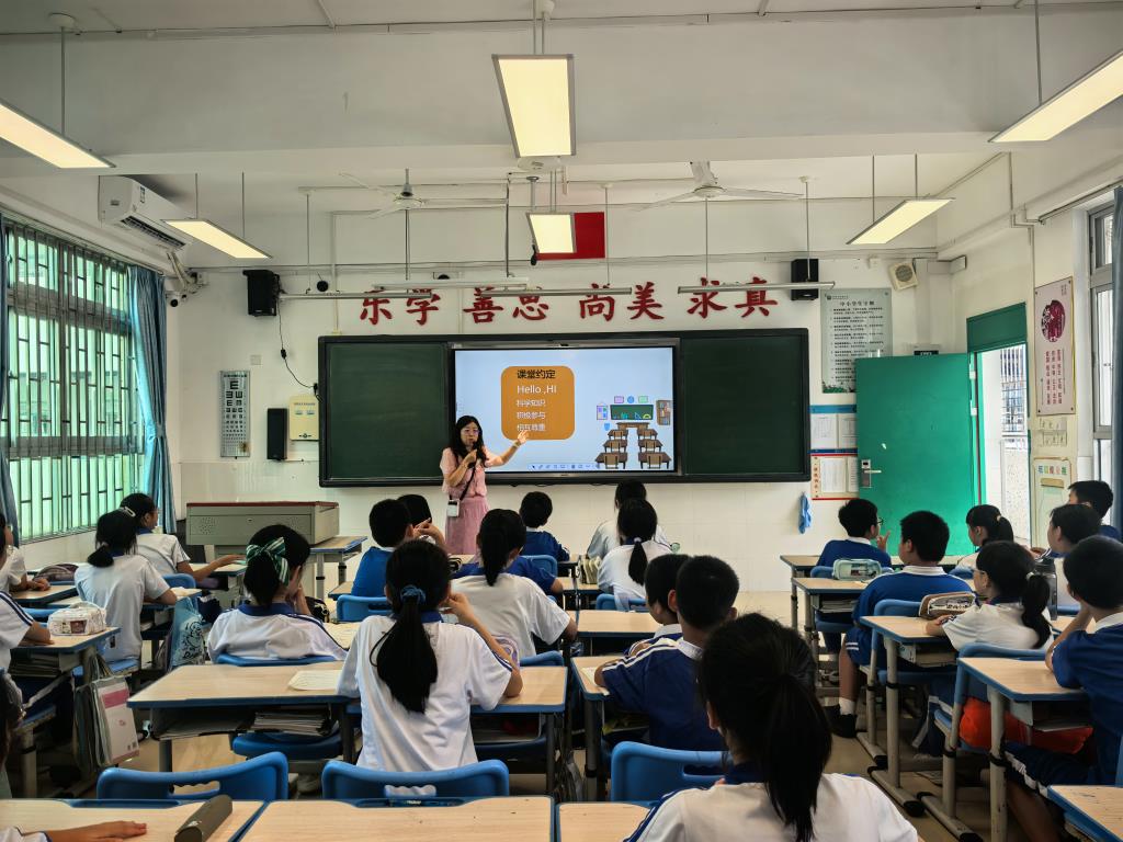 洪湖小学开展分龄针对性教育主题课程