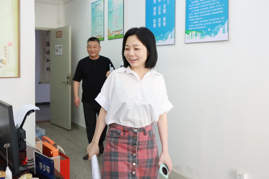 翠园文锦中学办公室风采评比活动圆满落幕