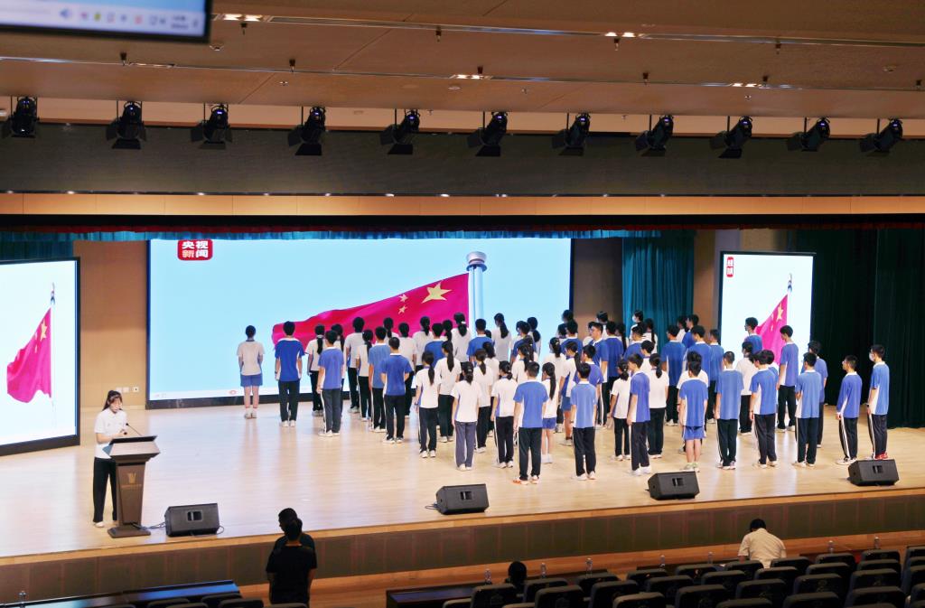 深圳北理莫斯科大学附属布心中学隆重举行新团员入团仪式