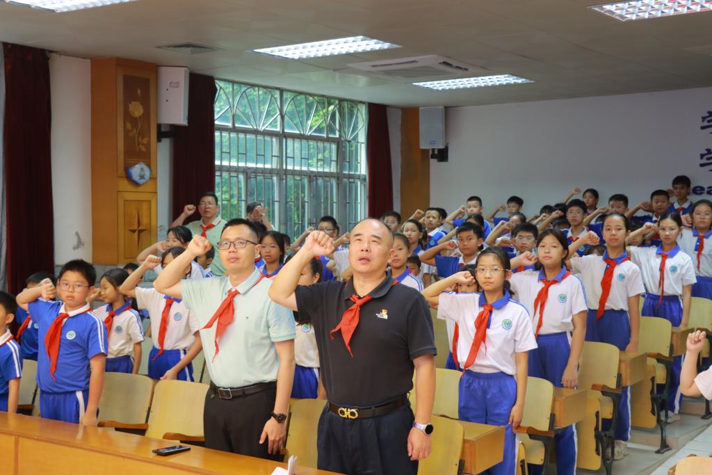 太白实验学校2026级一年级新队员入队仪式圆满举行