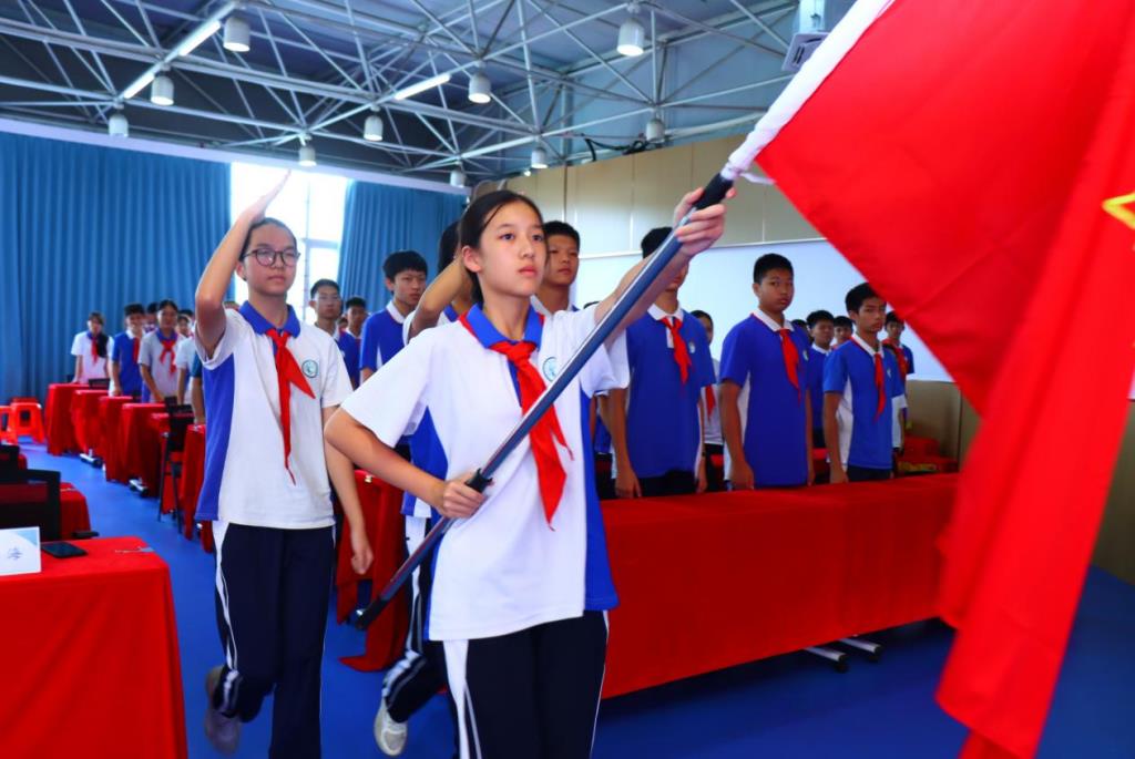 青春心向党 挺膺赴未来  ——龙创实验学校圆满举行离队入团仪式