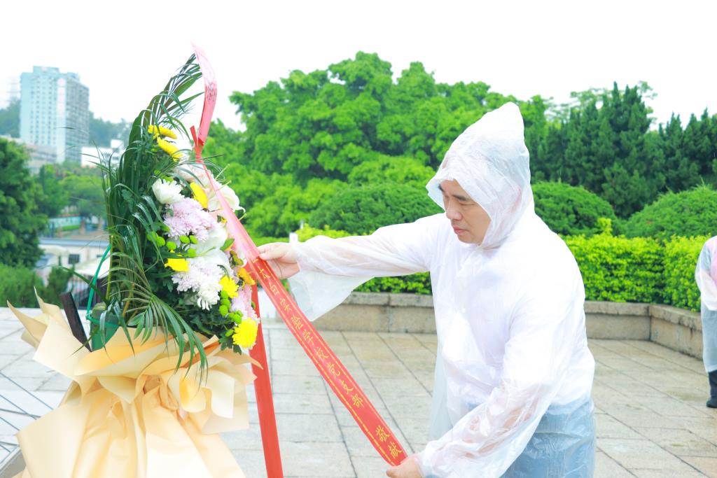 太白实验学校党支部开展主题党日活动