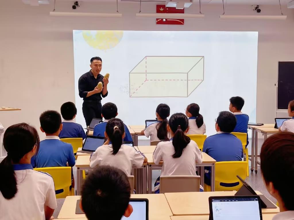 精研课标展课堂 教研聚力显风采