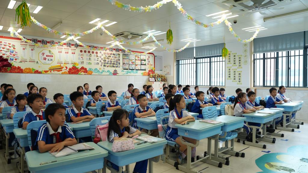 粽情敬父爱 低碳过端午 —— 深圳市翠北实验小学第十六周主题