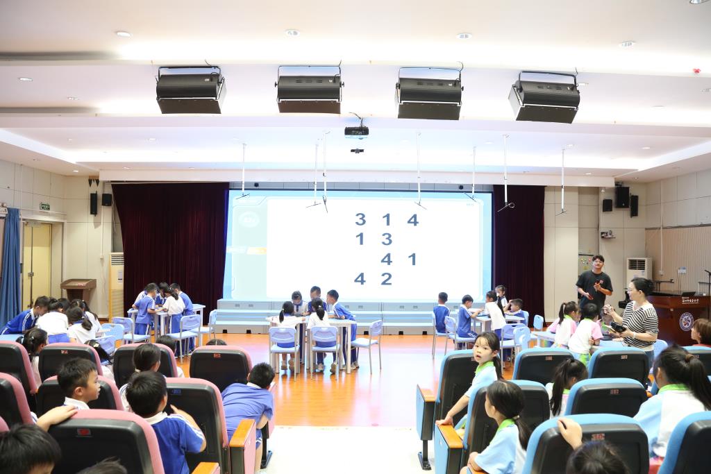 深圳市莲南教育集团安芳小学举办数学科创文化节