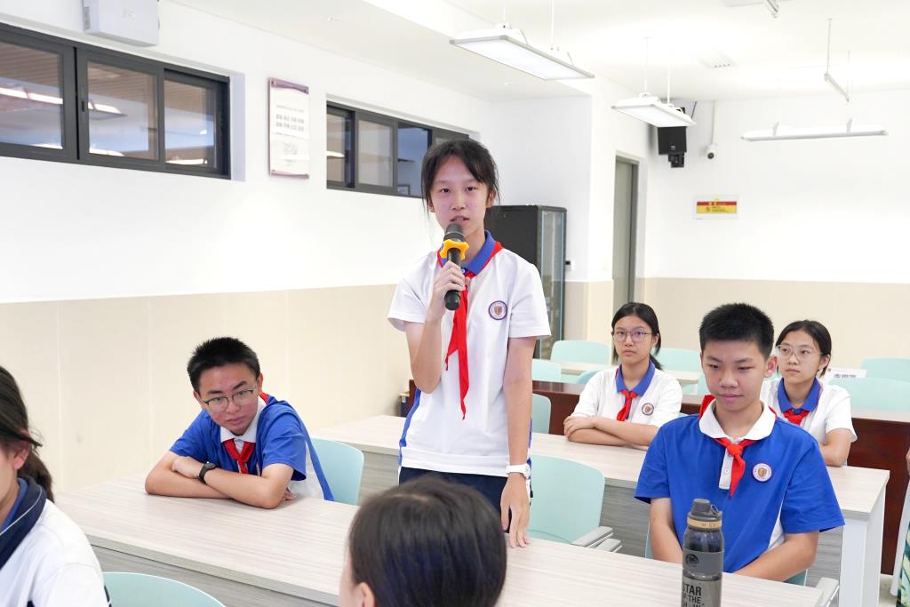 学生为学校建设提出建议