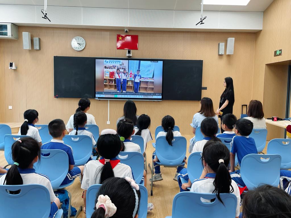 罗湖外语小学举行“罗外童声”红领巾广播站优秀广播员表彰大会