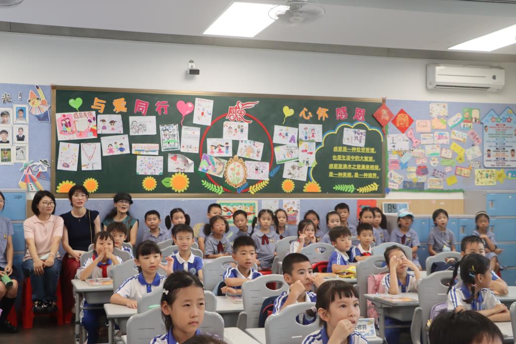 罗湖外语小学迎来维君汇卓能幼儿园萌娃探校