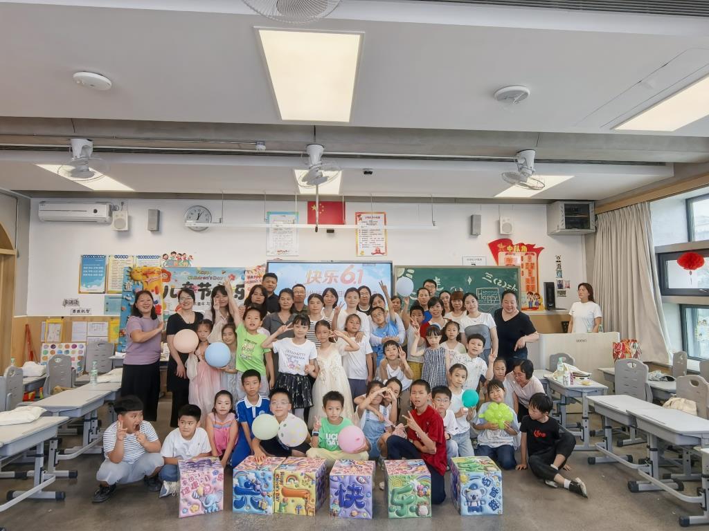 罗湖外语小学举办“心连心”家长会