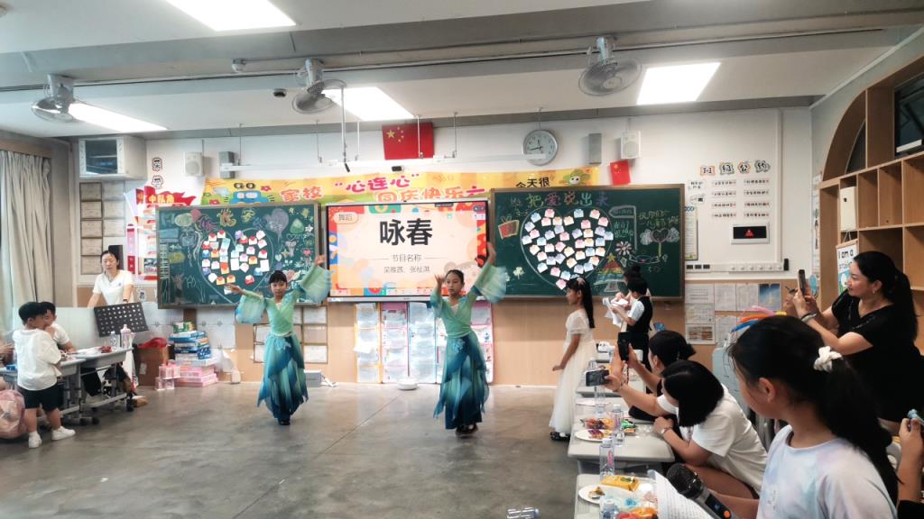 罗湖外语小学举办“心连心”家长会