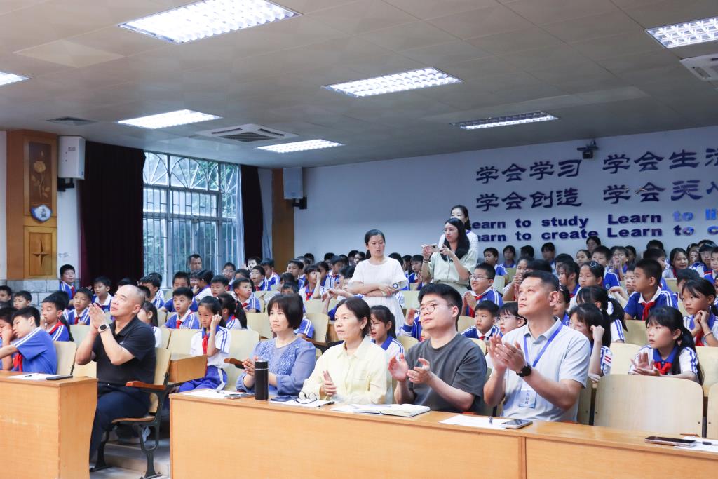 太白实验学校“太白童声绘”合唱比赛圆满落幕