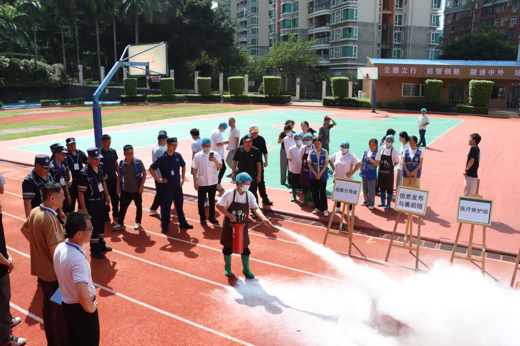 太白实验学校举行消防疏散演练