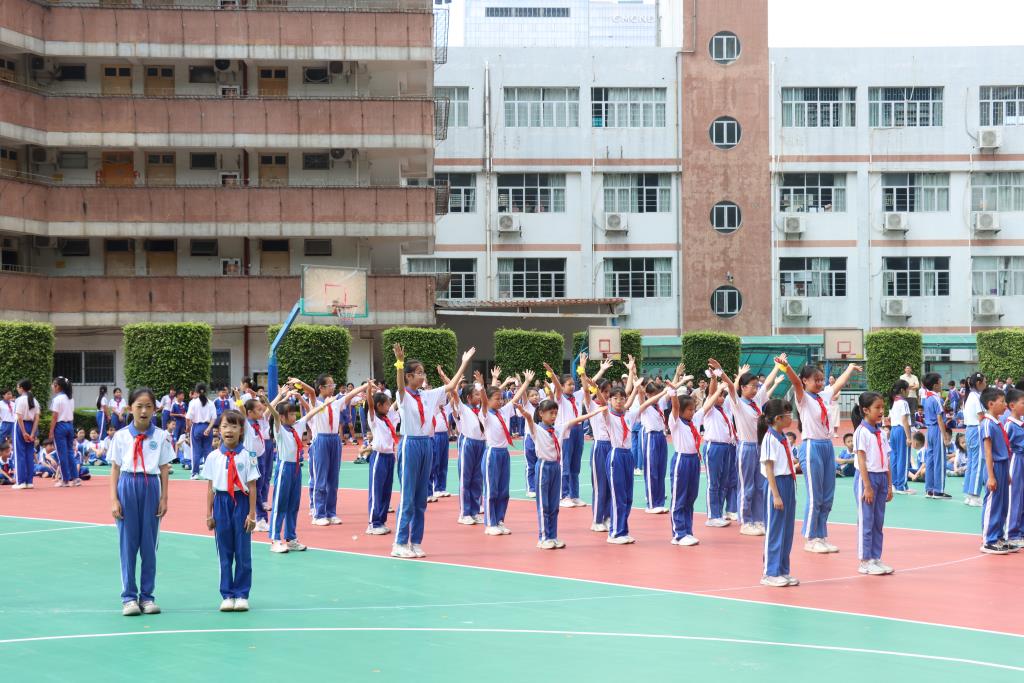 太白实验学校首届艺术节快闪活动圆满举行
