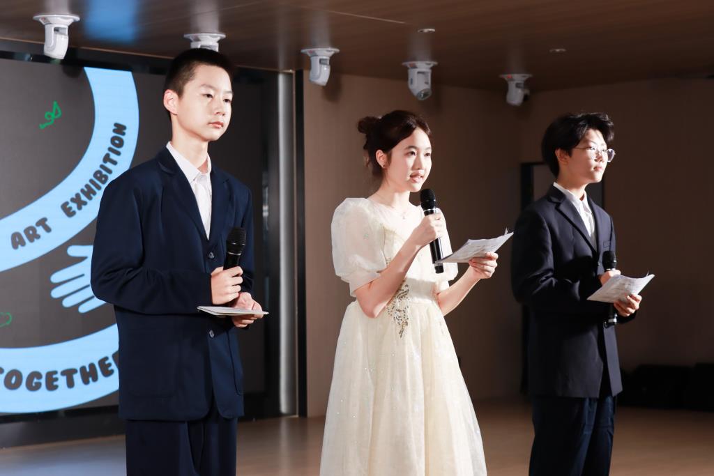 翠园文锦中学第三十五届校园文化艺术节初二年级展演活动圆满落幕