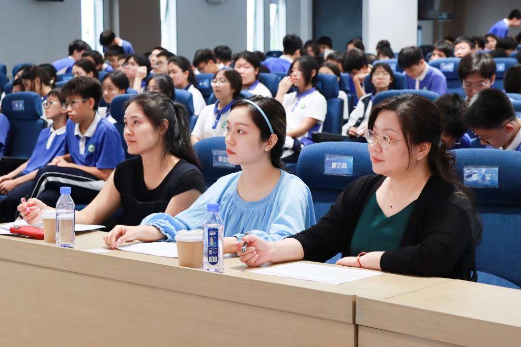 翠园文锦中学第三十五届校园文化艺术节初二年级展演活动圆满落幕