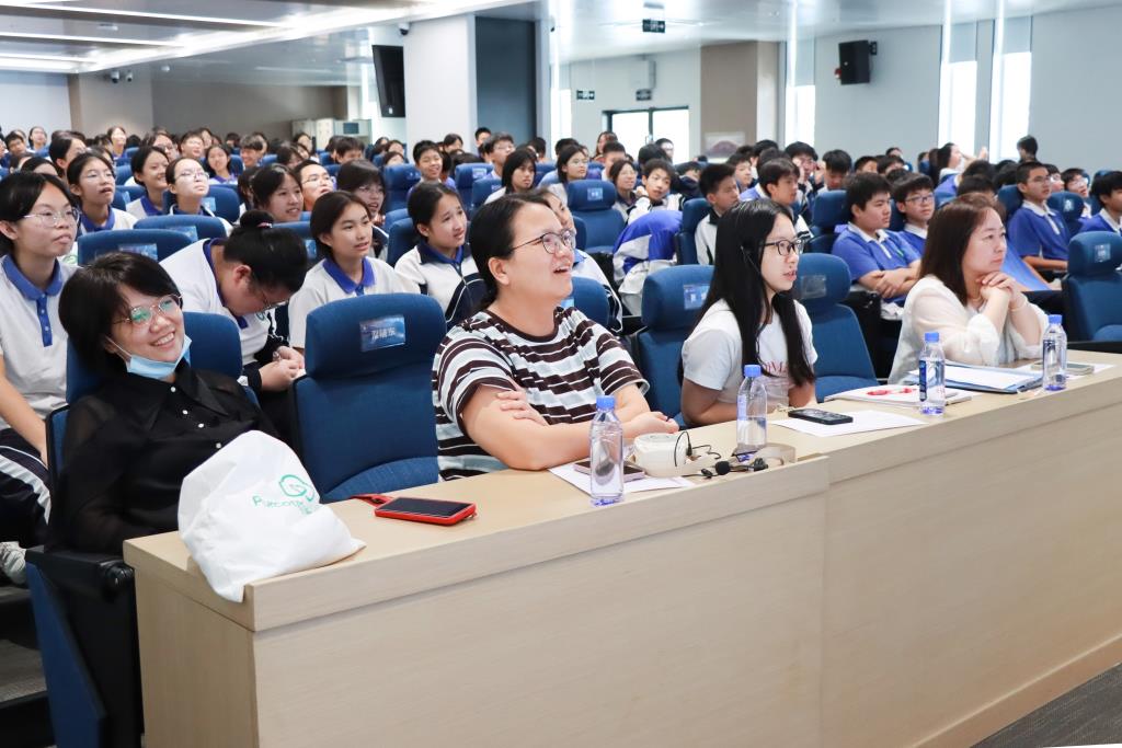 翠园文锦中学第三十五届校园文化艺术节初二年级展演活动圆满落幕