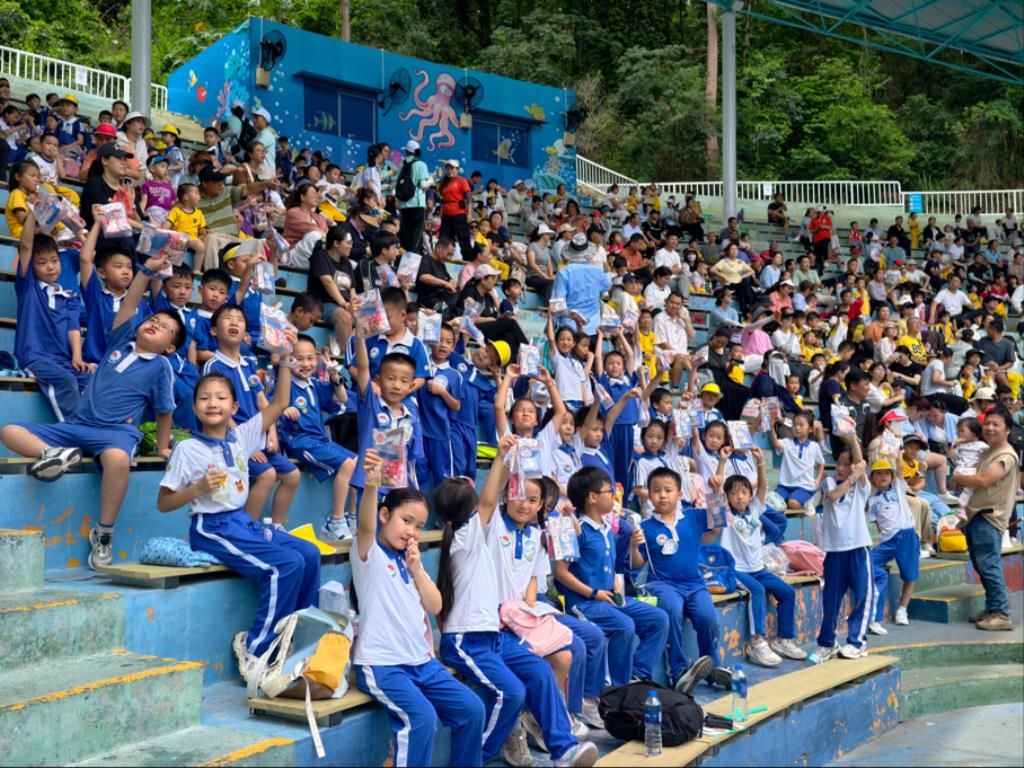 深圳市水库小学开展一、二年级社会实践活动