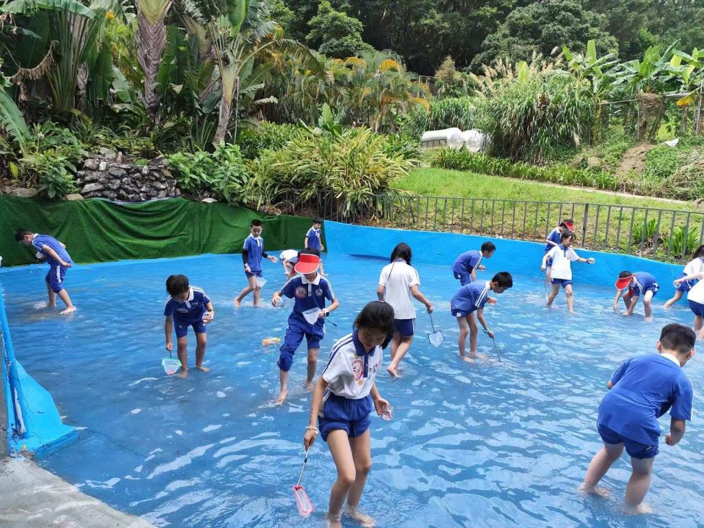 深圳市水库小学开展一、二年级社会实践活动