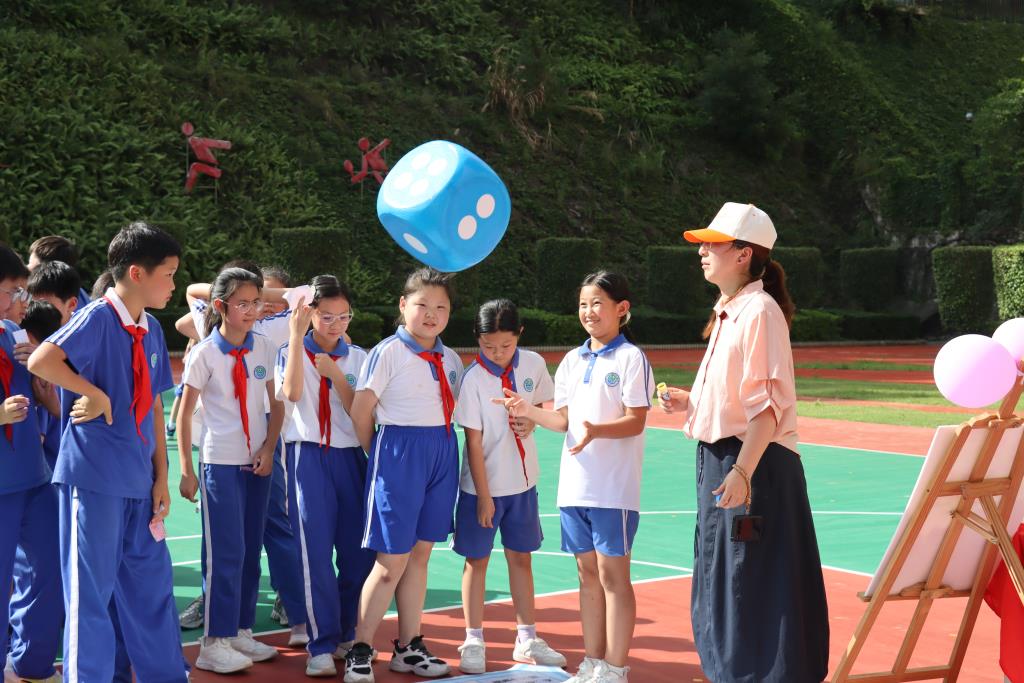太白实验学校首届心理健康文化周圆满落幕