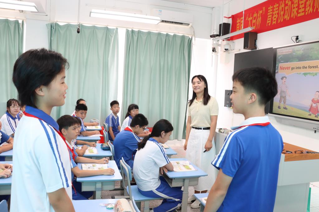太白实验学校“名师进课堂”英语教研活动圆满举行