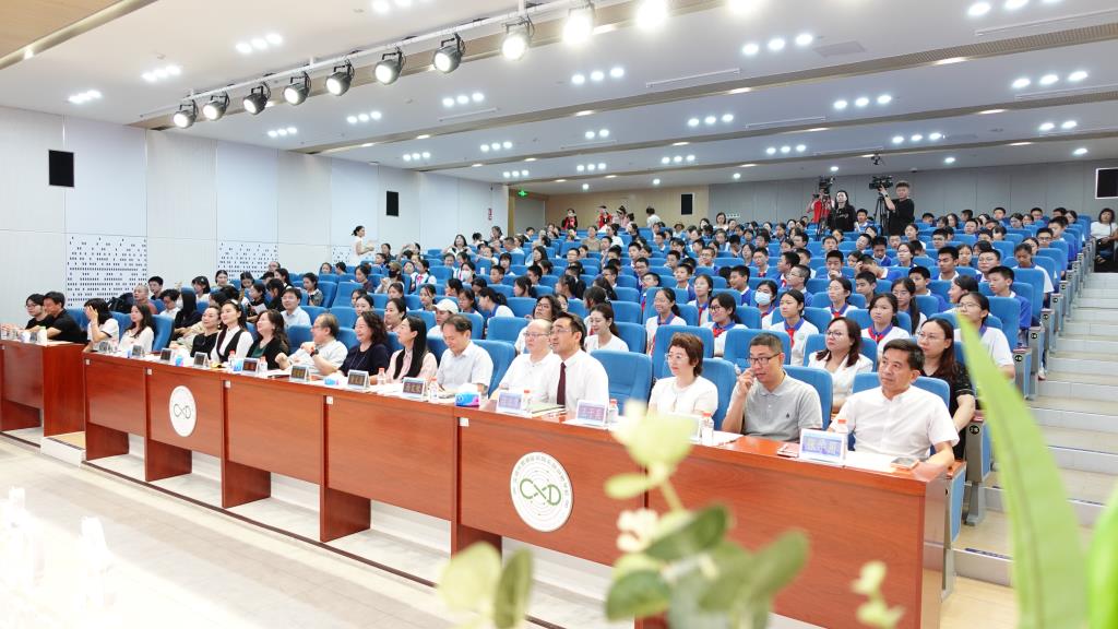 翠园东晓教育集团十大歌星总决赛