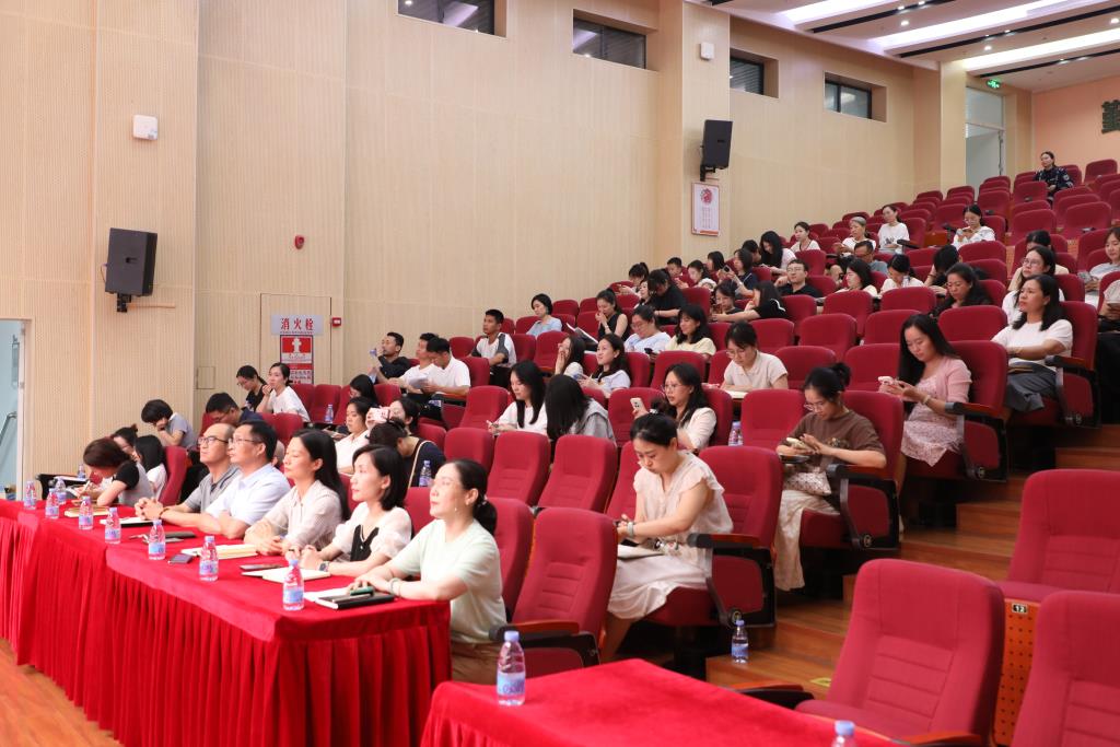 红桂小学举办智能体教学专题分享活动