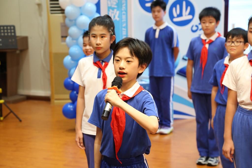 深圳市莲南教育集团安芳小学举行2026届毕业典礼