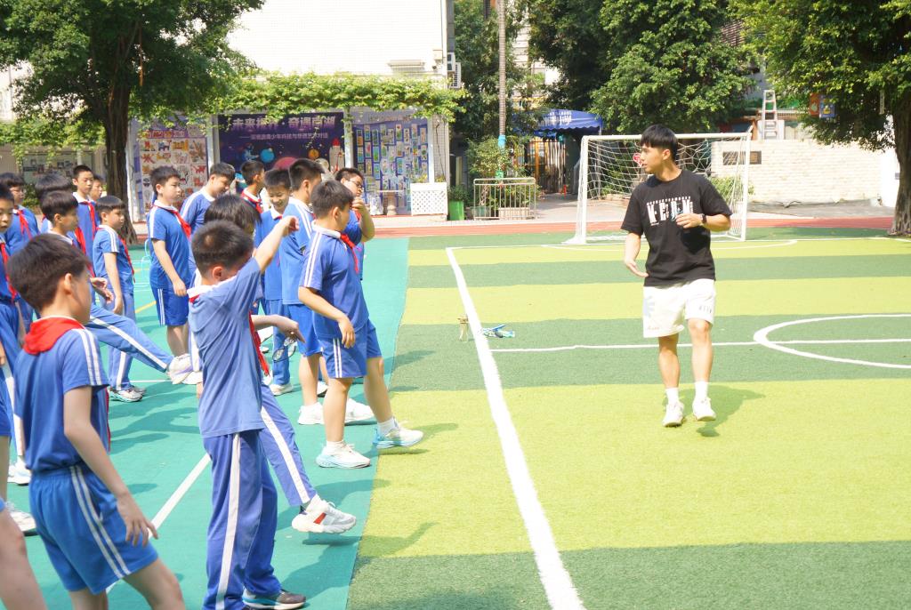 以赛促成长 南湖小学教师队伍在区级赛事中展风采获佳绩