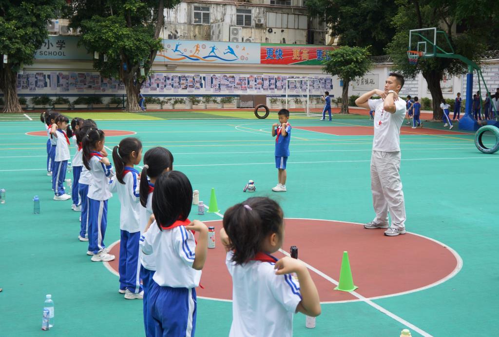 以赛促成长 南湖小学教师队伍在区级赛事中展风采获佳绩