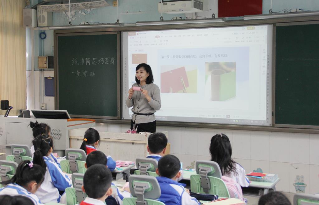 以赛促成长 南湖小学教师队伍在区级赛事中展风采获佳绩