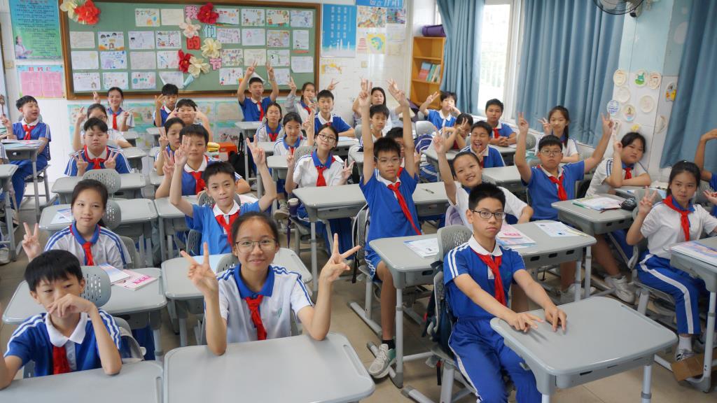 深圳市南湖小学2026届六年级毕业典礼温情举行