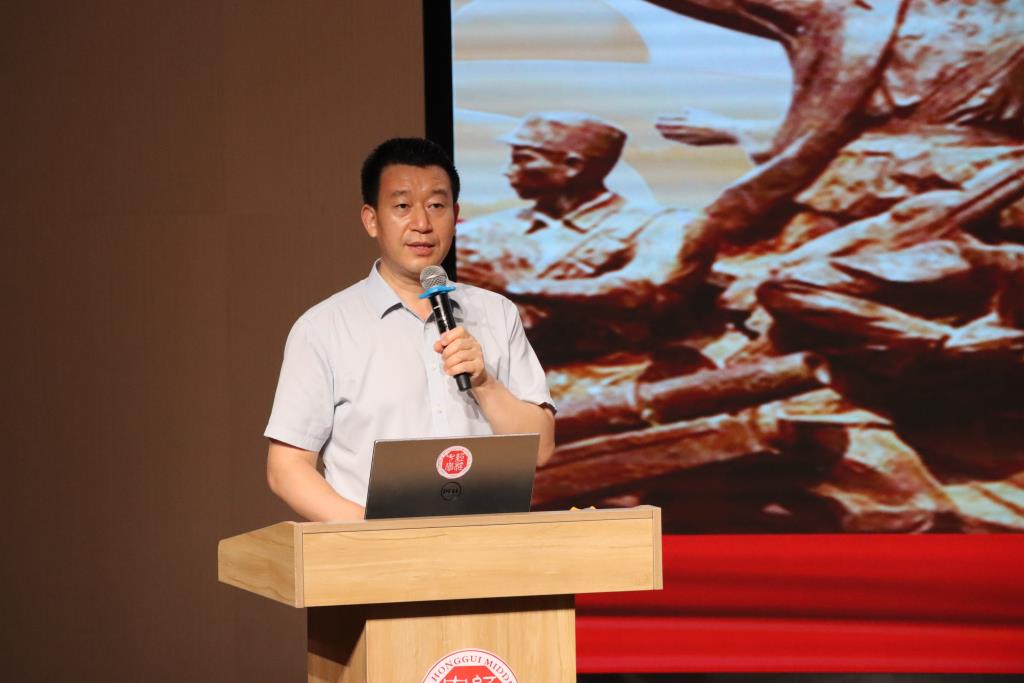 聆听战地峥嵘故事    汲取奋进青春力量